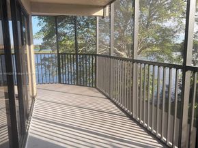 605 Ives Dairy Rd 3067, Miami FL 33179