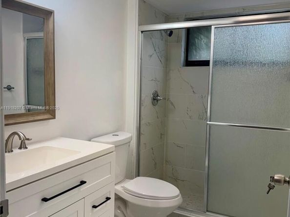 605 Ives Dairy Rd 3067, Miami FL 33179