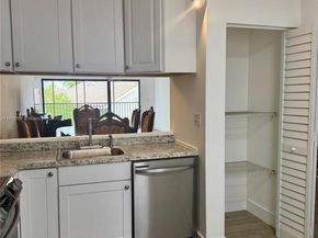 605 Ives Dairy Rd 3067, Miami FL 33179