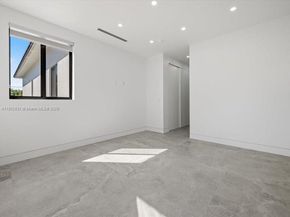 270 N Shore Dr, Miami Beach FL 33141