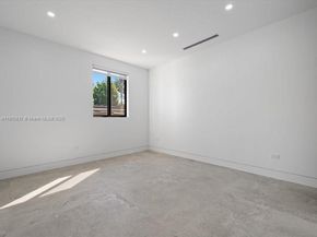 270 N Shore Dr, Miami Beach FL 33141