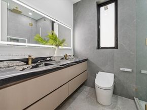 270 N Shore Dr, Miami Beach FL 33141