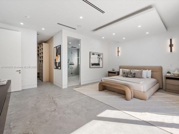 270 N Shore Dr, Miami Beach FL 33141