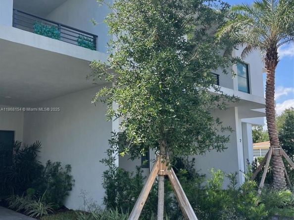 2526 Pierce Street 12, Hollywood FL 33020