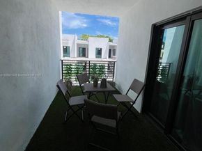 2526 Pierce Street 12, Hollywood FL 33020