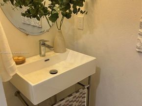 2526 Pierce Street 12, Hollywood FL 33020