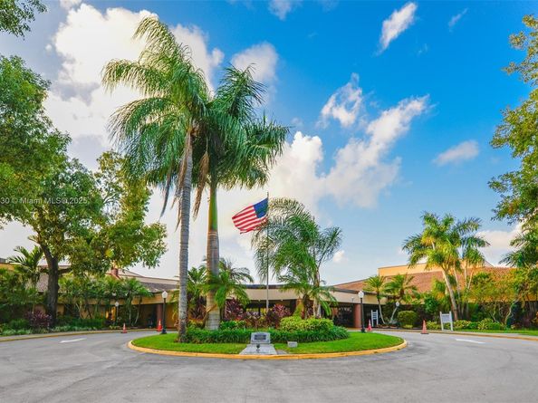 9601 Sunrise Lakes Blvd 106, Sunrise FL 33322