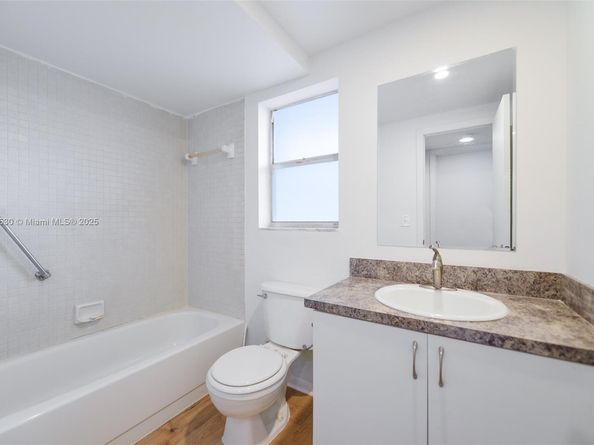 9601 Sunrise Lakes Blvd 106, Sunrise FL 33322
