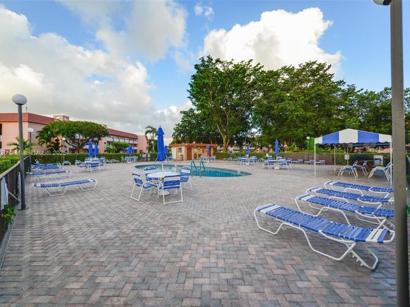 9601 Sunrise Lakes Blvd 106, Sunrise FL 33322