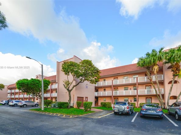 9601 Sunrise Lakes Blvd 106, Sunrise FL 33322