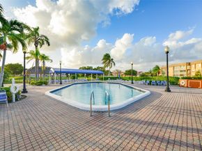 9601 Sunrise Lakes Blvd 106, Sunrise FL 33322