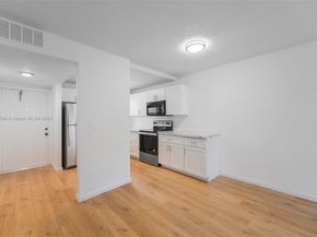 9601 Sunrise Lakes Blvd 106, Sunrise FL 33322