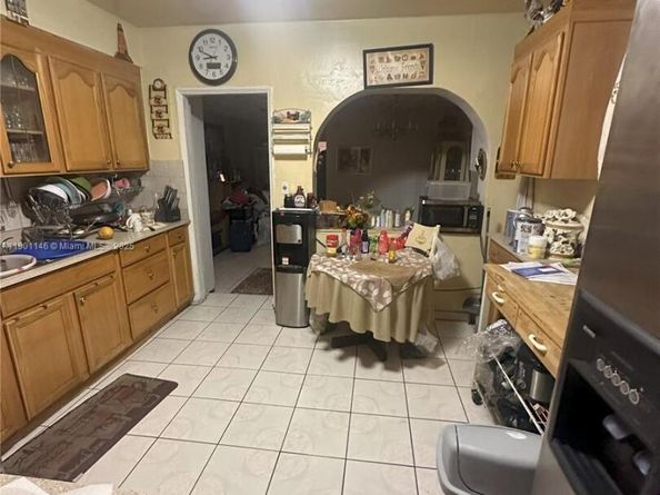 Undisclosed Address #A11901146, Miami FL 33127