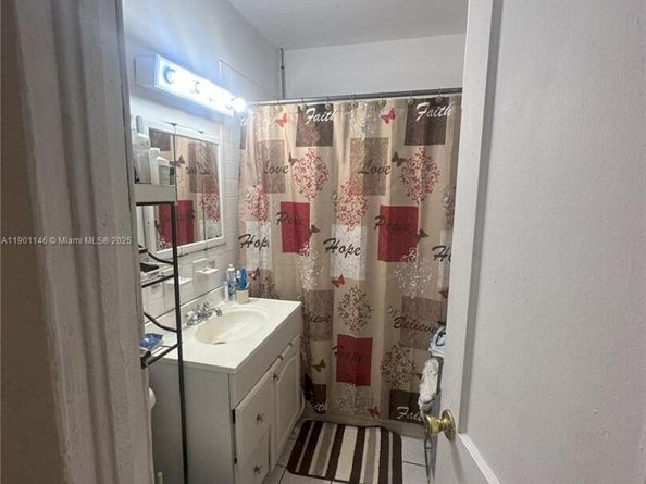 Undisclosed Address #A11901146, Miami FL 33127