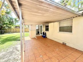 901 NW 10th Ct, Miami FL 33136