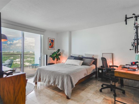 2101 Brickell Ave 2009, Miami FL 33129