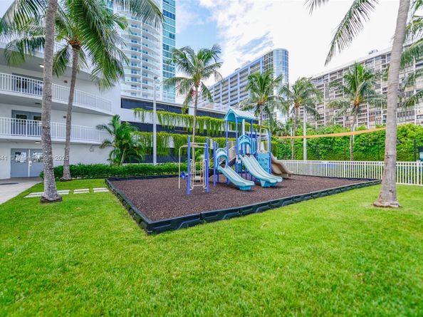 2101 Brickell Ave 2009, Miami FL 33129