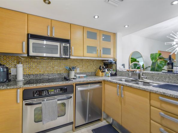 2101 Brickell Ave 2009, Miami FL 33129