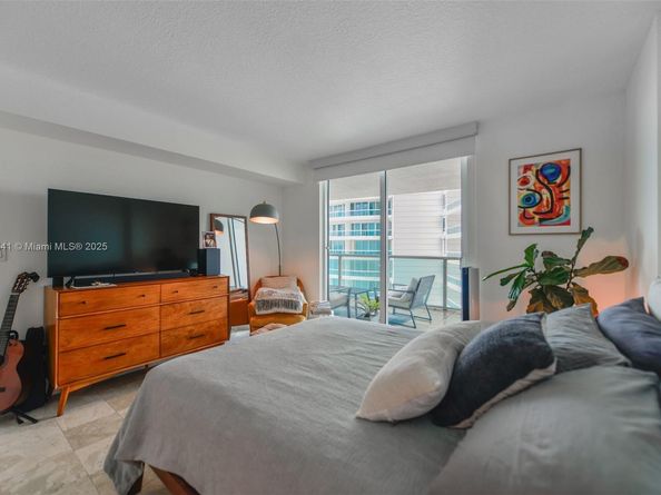 2101 Brickell Ave 2009, Miami FL 33129