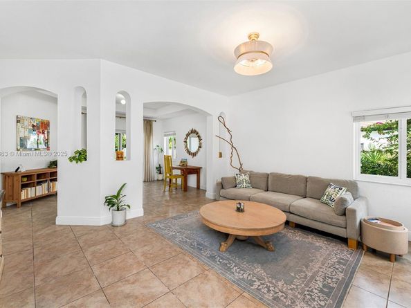 17080 SW 92nd Ct, Palmetto Bay FL 33157