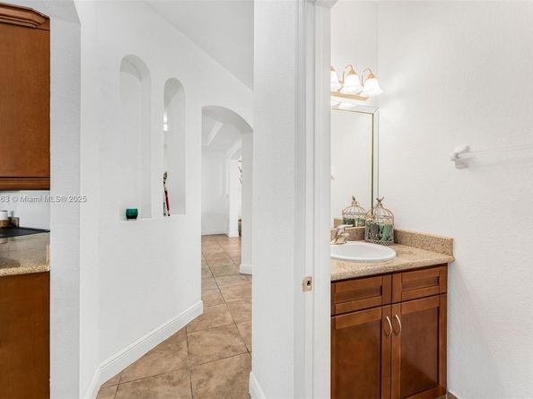 17080 SW 92nd Ct, Palmetto Bay FL 33157