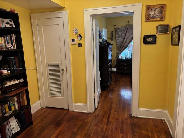 537 Glen Way, Miami Springs FL 33166