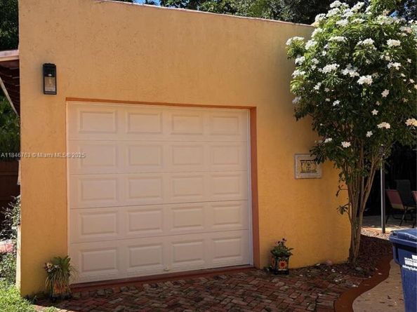 537 Glen Way, Miami Springs FL 33166