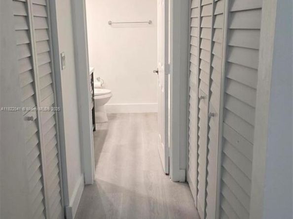 200 Lakeview Dr 208, Weston FL 33326