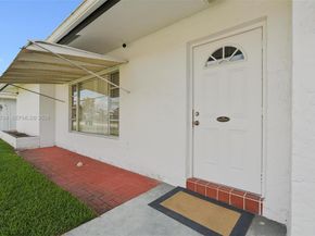9306 NW 80th St, Tamarac FL 33321