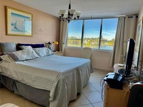 5005 Collins Ave 304, Miami Beach FL 33140