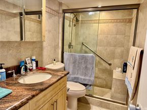 5005 Collins Ave 304, Miami Beach FL 33140