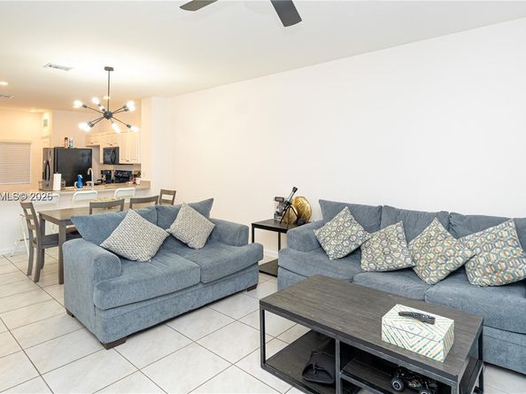 2820 NW 180th St, Miami Gardens FL 33056