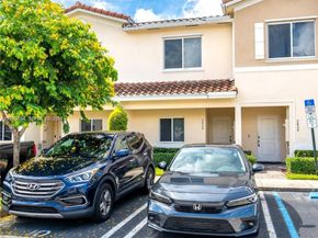 2820 NW 180th St, Miami Gardens FL 33056