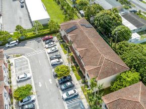 2820 NW 180th St, Miami Gardens FL 33056