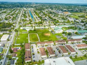 2820 NW 180th St, Miami Gardens FL 33056