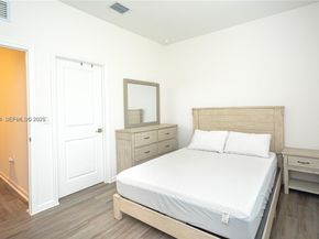 2820 NW 180th St, Miami Gardens FL 33056