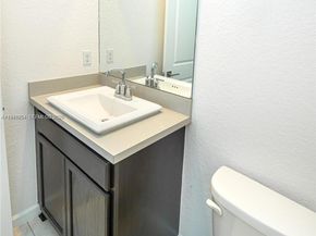 2820 NW 180th St, Miami Gardens FL 33056