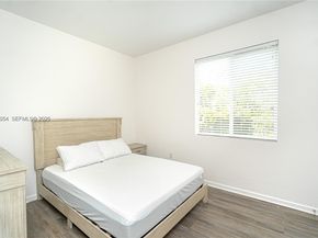 2820 NW 180th St, Miami Gardens FL 33056