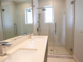 3374 Day Ave B, Miami FL 33133