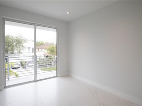 3374 Day Ave B, Miami FL 33133