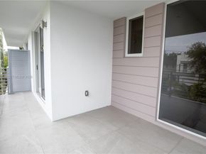 3374 Day Ave B, Miami FL 33133