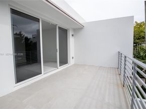 3374 Day Ave B, Miami FL 33133