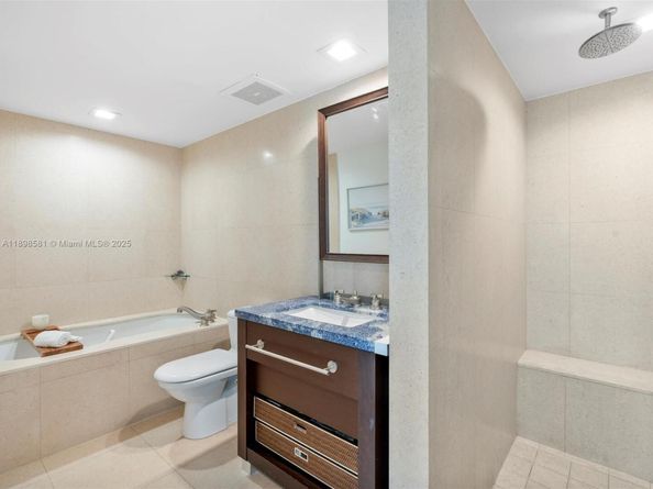 6801 Collins Ave 1402 Door 1412 L, Miami Beach FL 33141