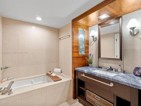 6801 Collins Ave 1402 Door 1412 L, Miami Beach FL 33141