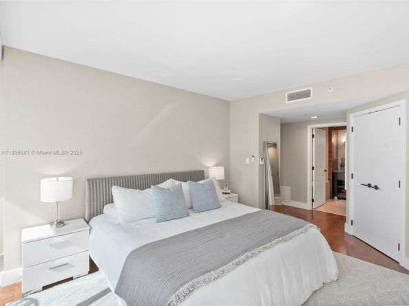 6801 Collins Ave 1402 Door 1412 L, Miami Beach FL 33141