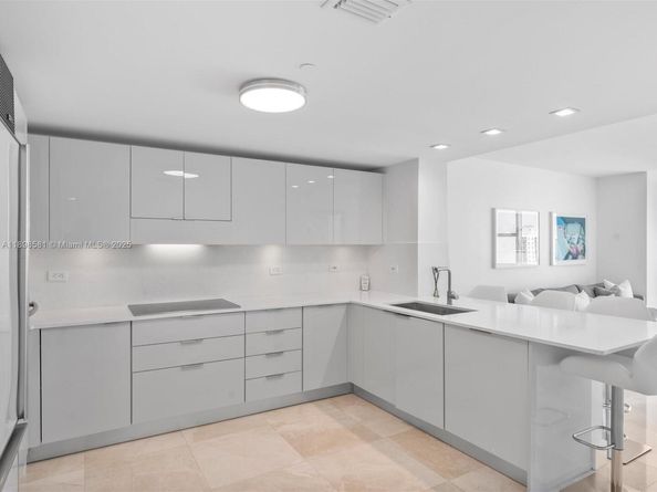 6801 Collins Ave 1402 Door 1412 L, Miami Beach FL 33141