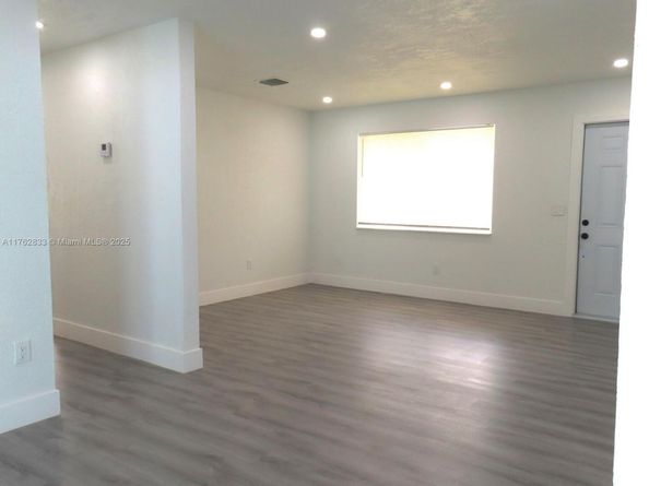 95 SW 17th Ter, Homestead FL 33030