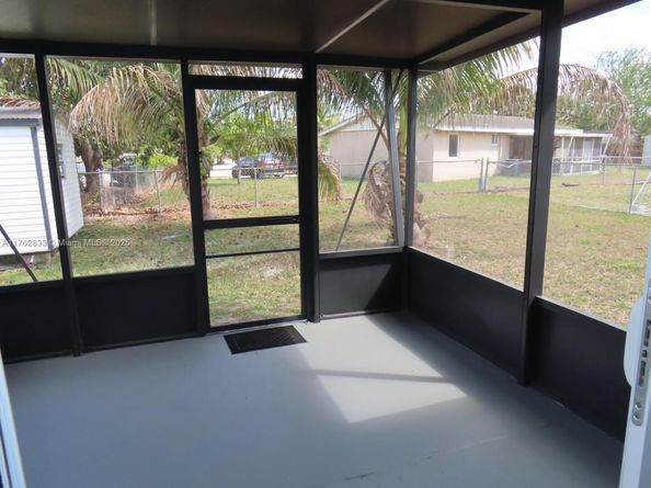 95 SW 17th Ter, Homestead FL 33030