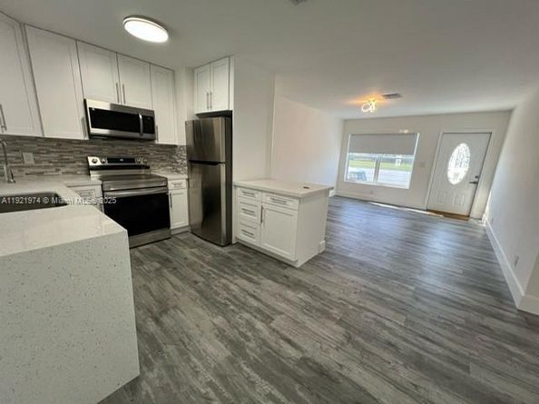 6761 Sheridan St, Hollywood FL 33024