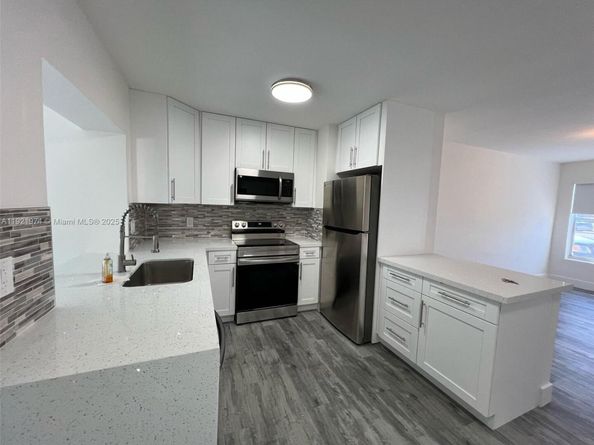 6761 Sheridan St, Hollywood FL 33024